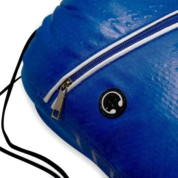Mochila saco azul escuro personalizada com logo corporativo
