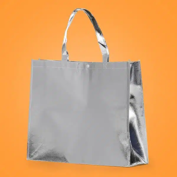 Sacola TNT metalizada preta personalizada com logo