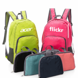 Mochila Personalizada com gravação de marca corporativa. Tipo de brindes para empresa.