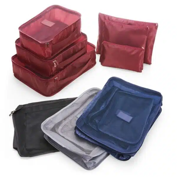 Detalhe da necessaire personalizada com logo em silk 1 cor