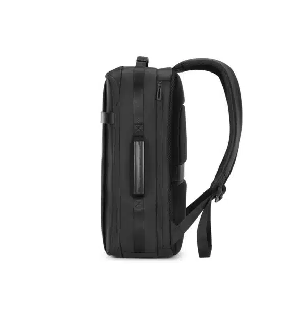 Mochila corporativa preta com logo em silk para brindes
