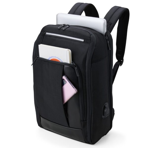 Mochila preta com placa de metal gravada 23 litros