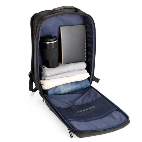 Mochila executiva preta personalizada com logo silk screen