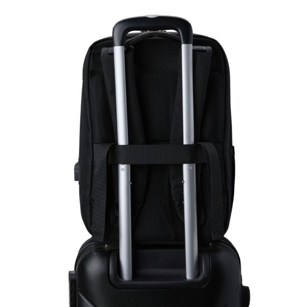 Mochila personalizada preta bordado para empresas