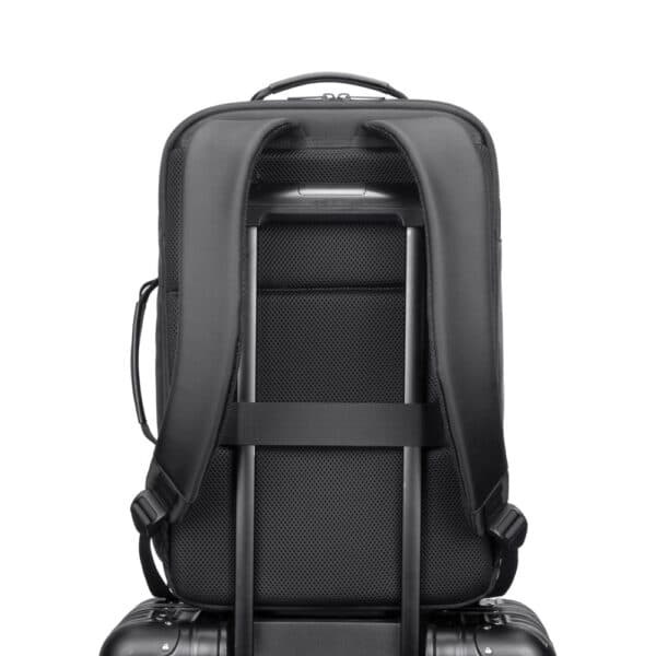 Brinde corporativo mochila premium preta gravação placa metal
