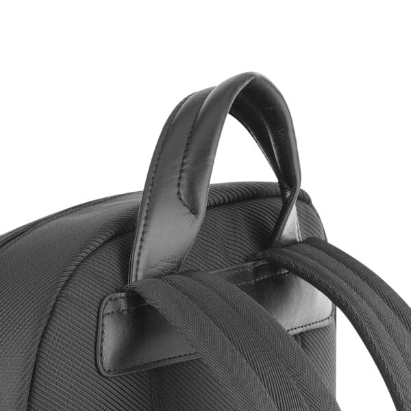 Mochila corporativa preta com bordado para empresas