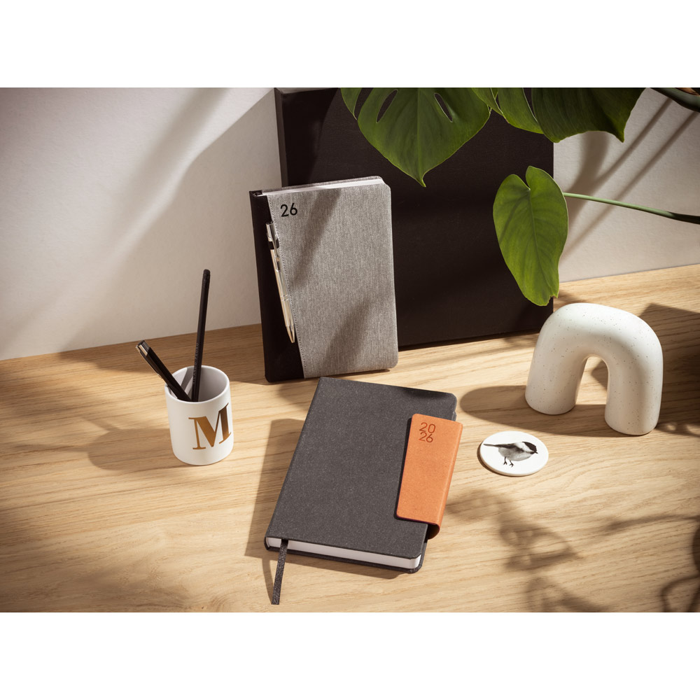 - Huble Brindes Corporativos (21x14 cm) | Agenda Personalizada Anual Pele Reciclada c/ Caneta- HUBSP-66205 - Imagem 11