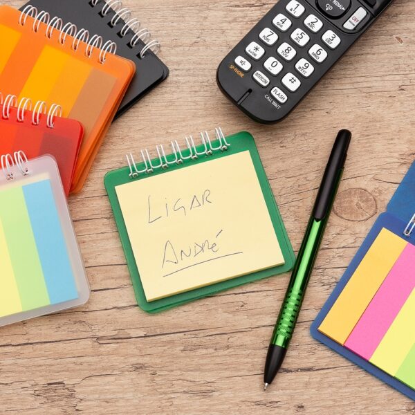 Conjunto verde de bloco e autoadesivos personalizado empresa