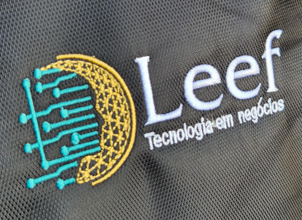 Bordado personalizado — Leef