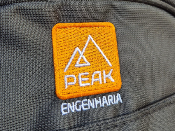 Bordado personalizado — Peak Engenharia