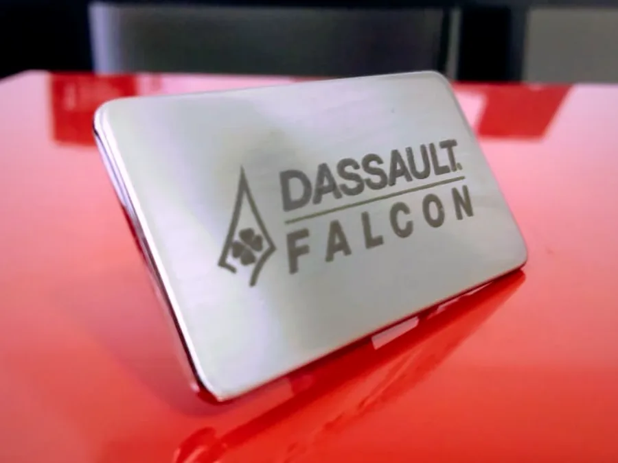 Placa de metal personalizada — Dassault Falcon