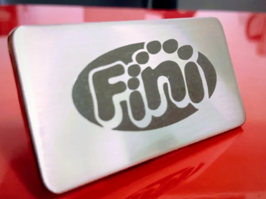Placa de metal personalizada — Fini