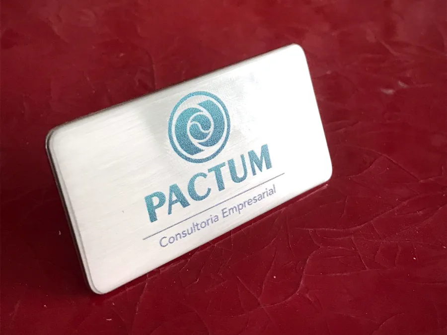 Placa de metal Pactum
