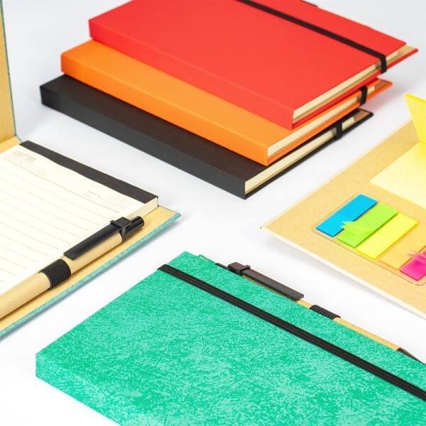 Bloco de Notas Personalizado Capa Dura com Autoadesivos e Caneta 18×13cm Detalhe