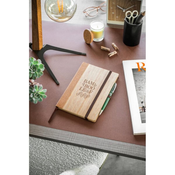 Caderno Ecológico Personalizado Bambu 21x14cm Ambientada