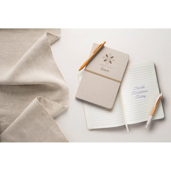 Caderno Personalizado Linho Capa Dura 21x14cm Ambientada