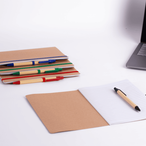 Caderno Ecológico Personalizado Kraft com Caneta A5 21,5x14,5cm Kraft Foto