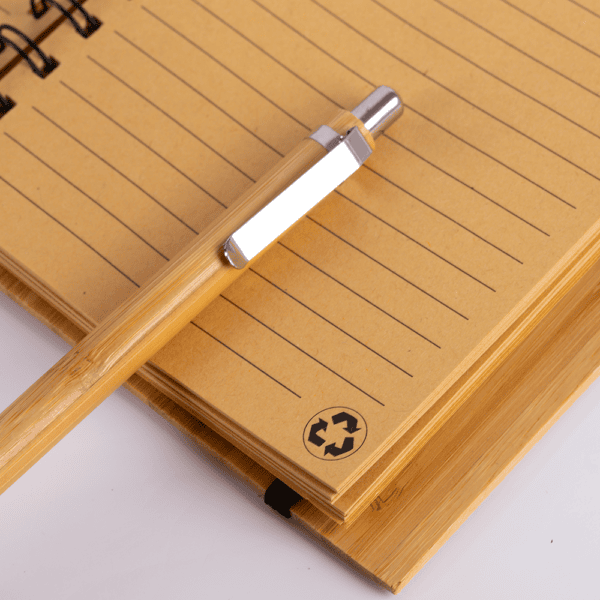 Caderno Ecológico Personalizado Bambu com Caneta B6 18x13,5cm Foto